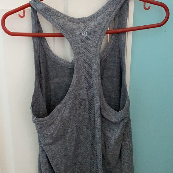 Lulu lemon racer back tank top - Picture 3 of 4